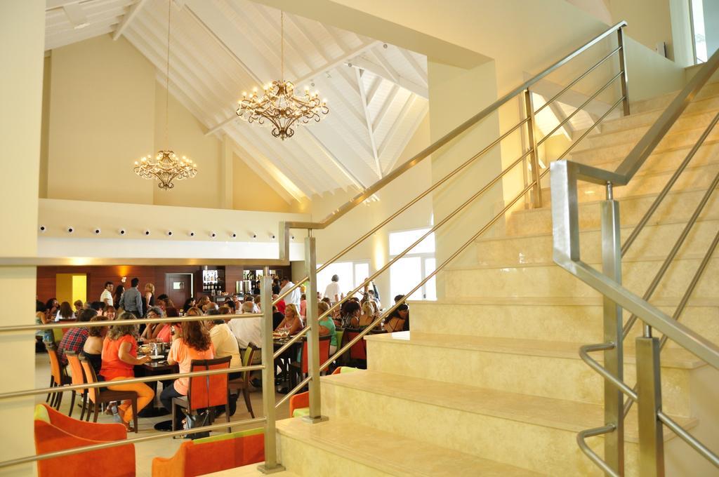 Howard Johnson Hotel Piedras Moras Almafuerte Exterior photo
